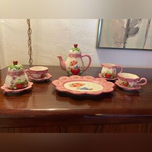🍓 Strawberry Shortcake 10 piece porcelain tea set - vintage 2004 RARE 🍓